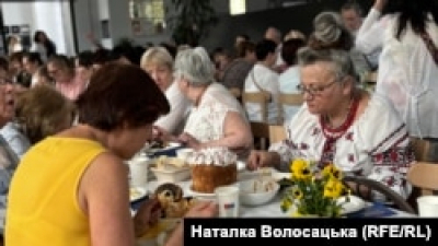 Третій Великдень не двома. Українські біженці у Варшаві зібралися на спільний святковий сніданок